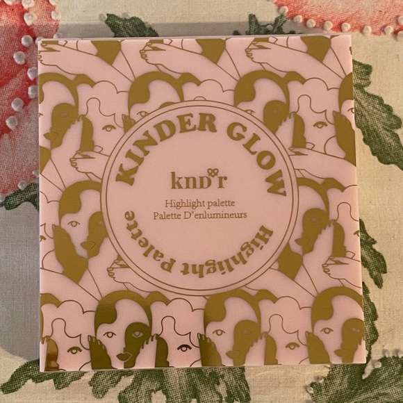 KNDR Beauty Other - KNDR Beauty Kinder Glow Highlighter *NIB*